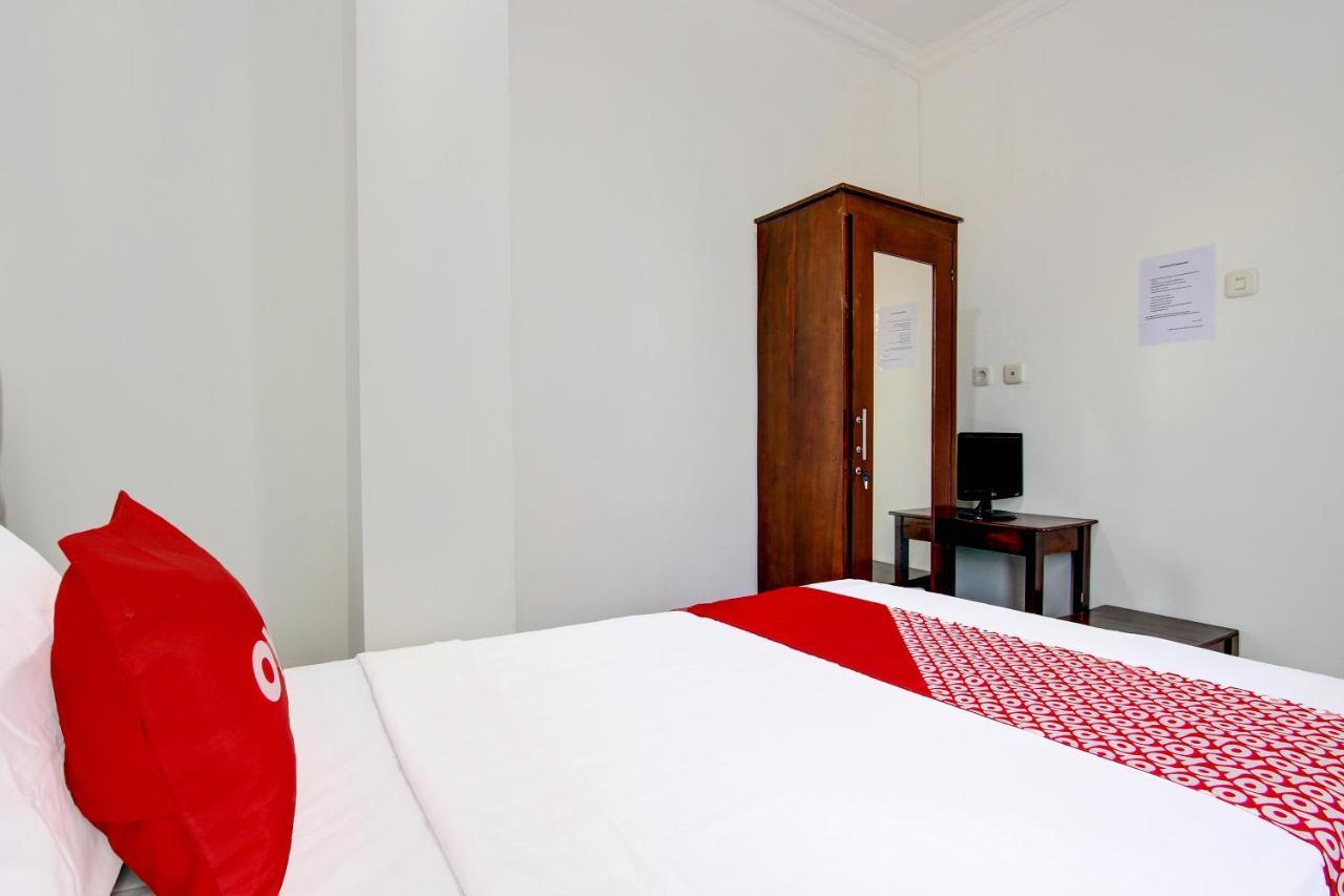 Oyo 92479 Pasadena House Hotel Krapyak Buitenkant foto