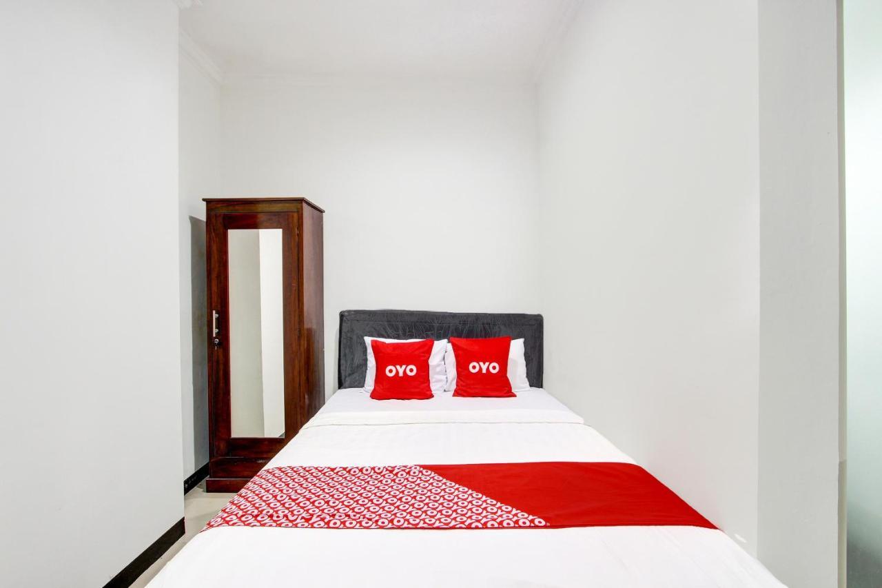 Oyo 92479 Pasadena House Hotel Krapyak Buitenkant foto