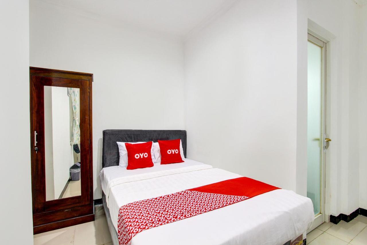Oyo 92479 Pasadena House Hotel Krapyak Buitenkant foto